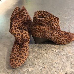 Reposh- leopard booties